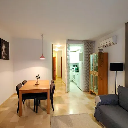 Palm Square - One Minute From The Sea! Apartamento *